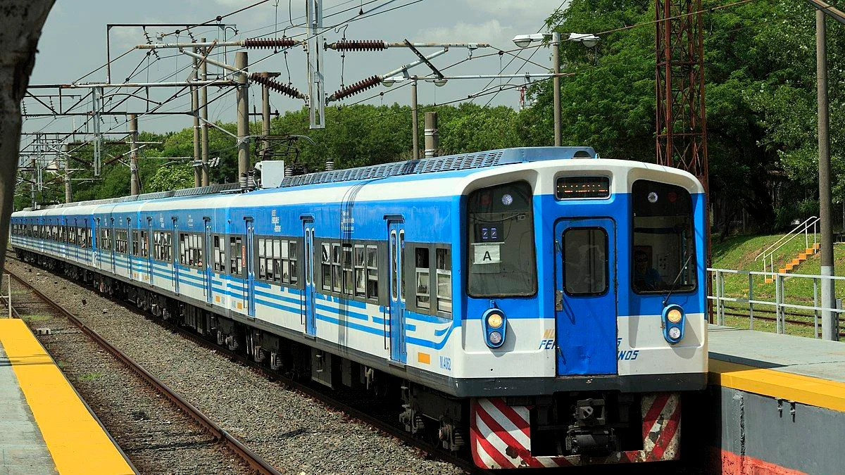 El Tren Roca funciona con servicio limitado y no llega a La Plata