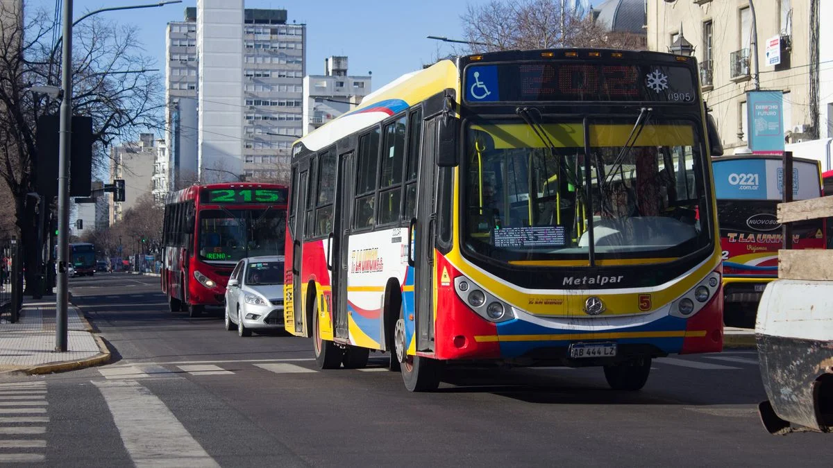 Viernes agradable en La Plata, camino al fin de semana