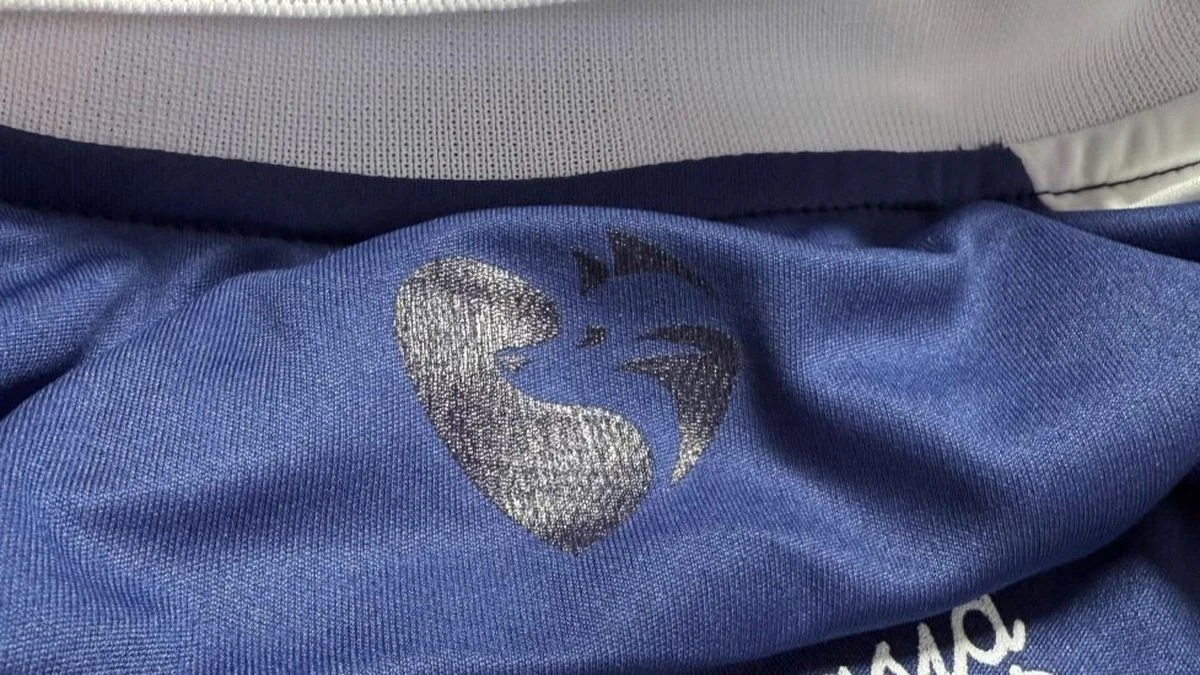Gimnasia homenajea a René Favaloro, ¿le dedica su tercera camiseta?