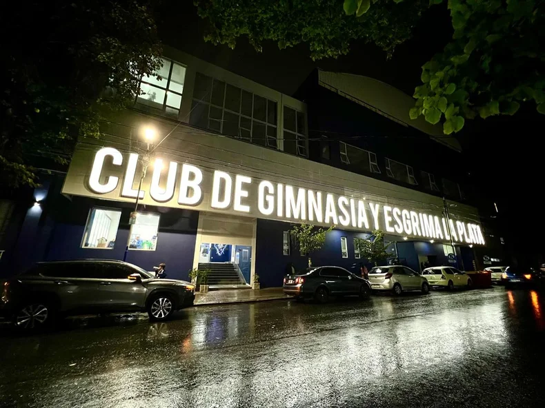 Gimnasia busca regularizar su situación con los empleados del club