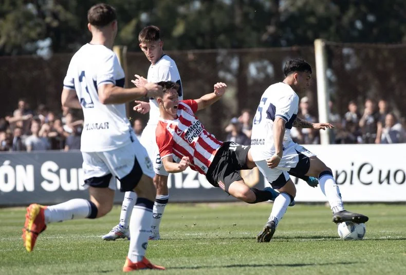 La Plata en vilo: las reservas de Estudiantes y Gimnasia se enfrentan en City Bell