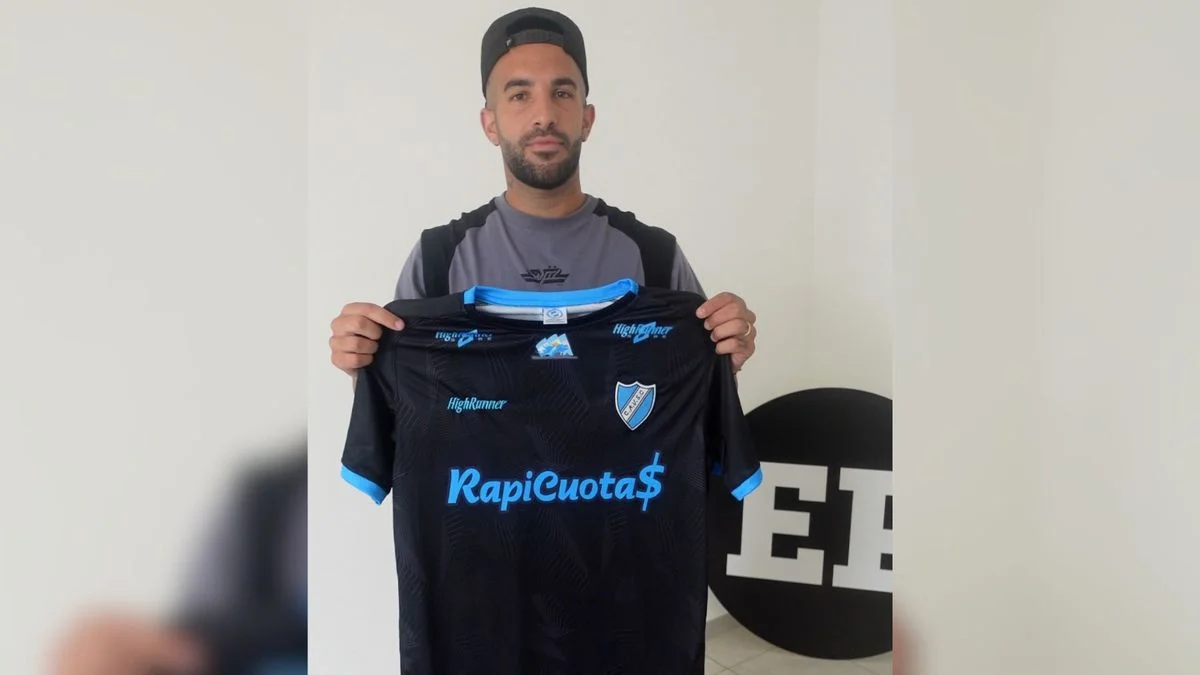 La resiliencia de Alejo Lloyaiy, el capitán de Villa San Carlos que disfruta el regreso a las canchas