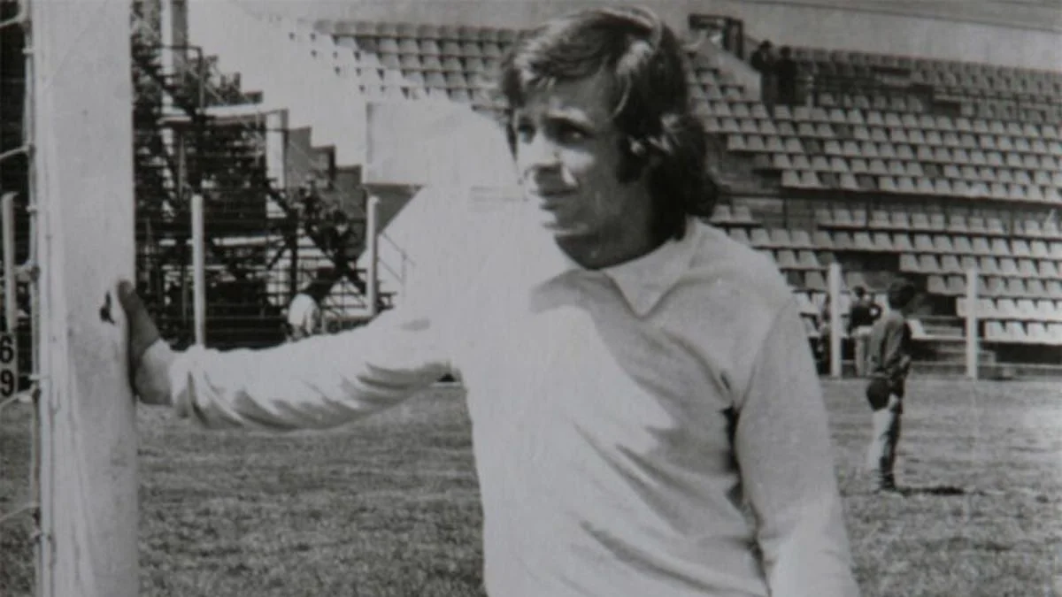 En el arco de Gimnasia hay una ausencia que duele, pero tiene Memoria
