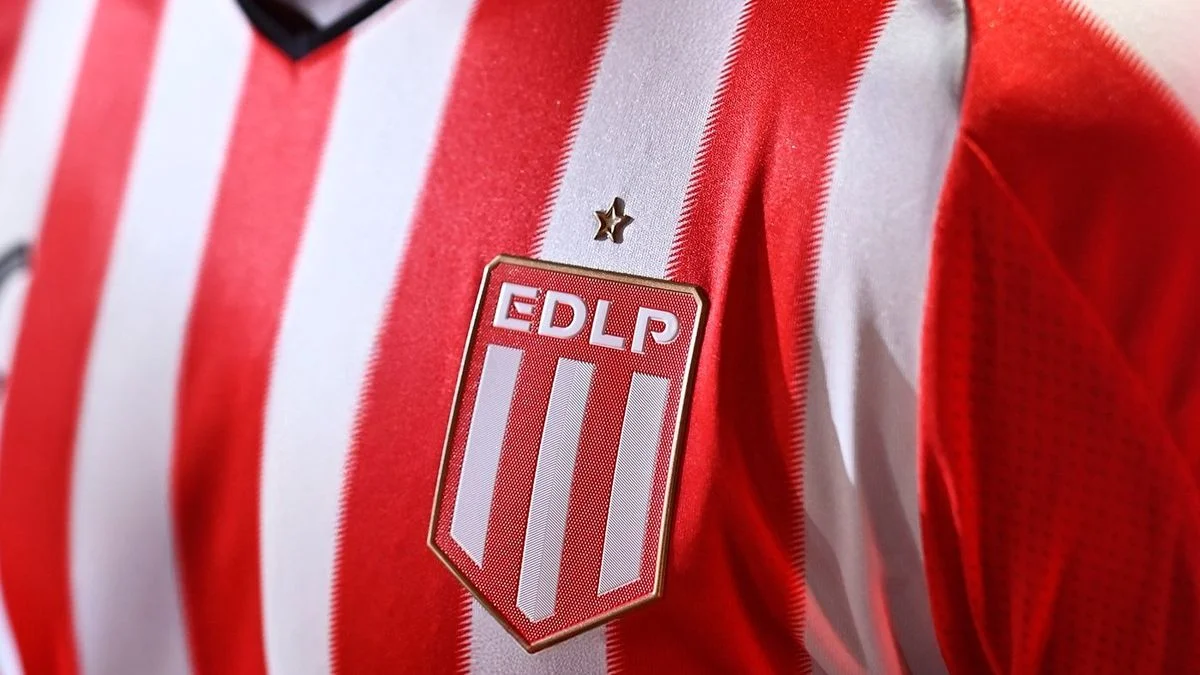 Ahora sí, Estudiantes presentó sus camisetas oficiales
