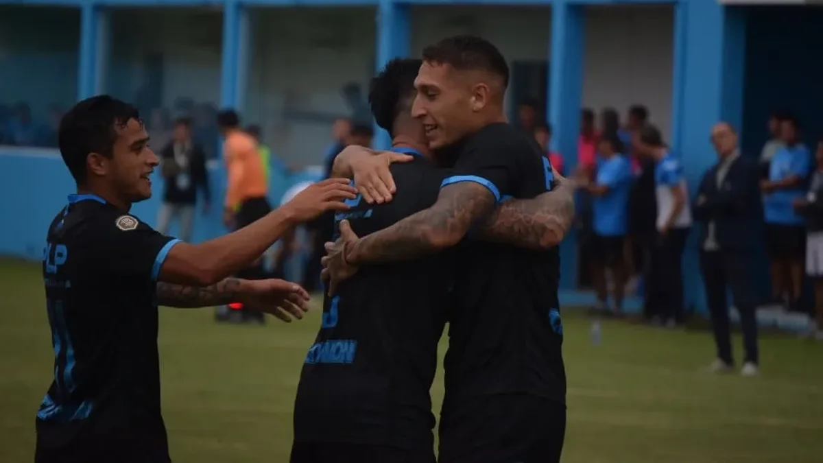 Villa San Carlos lo dio vuelta sobre el final y sigue prendido