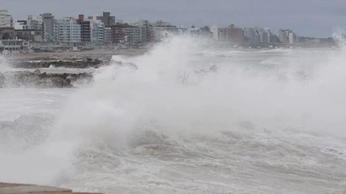 El potente ciclón extratropical que devasta Mar del Plata