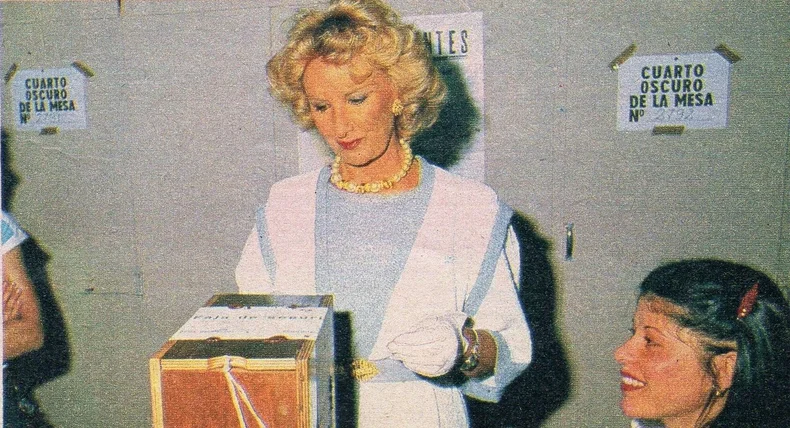 Mirtha Legrand votando en 1983