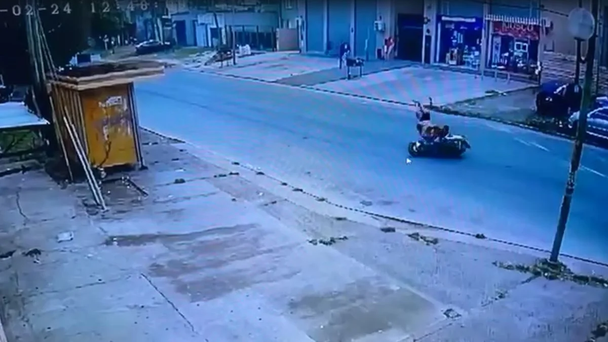 Atropelló a una mujer en La Plata, le quebró la muñeca y escapó tras dejarla tirada