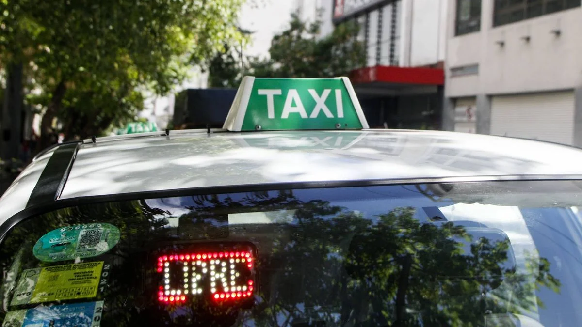 Taxistas de La Plata en alerta por la competencia con apps de movilidad
