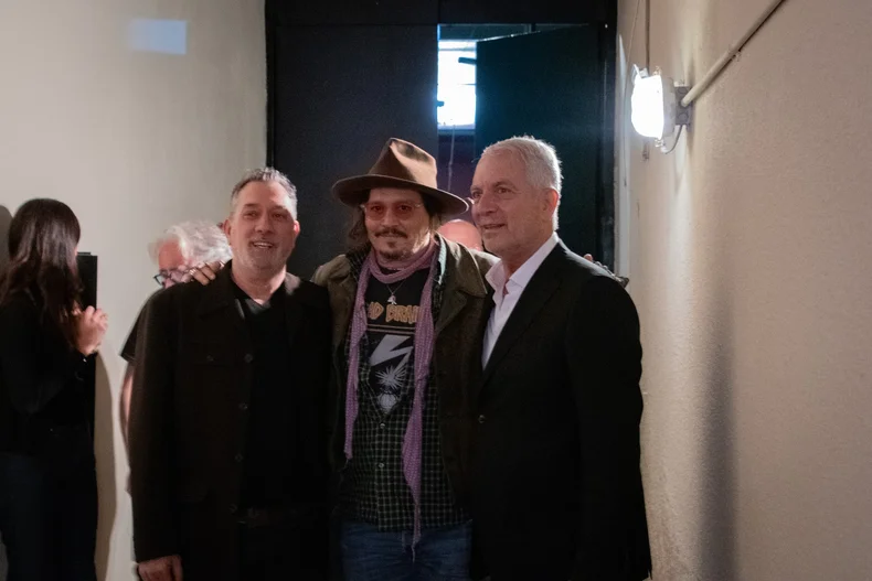 Johnny Depp junto a Alejo Garc&iacute;a Pintos y Julio Alak