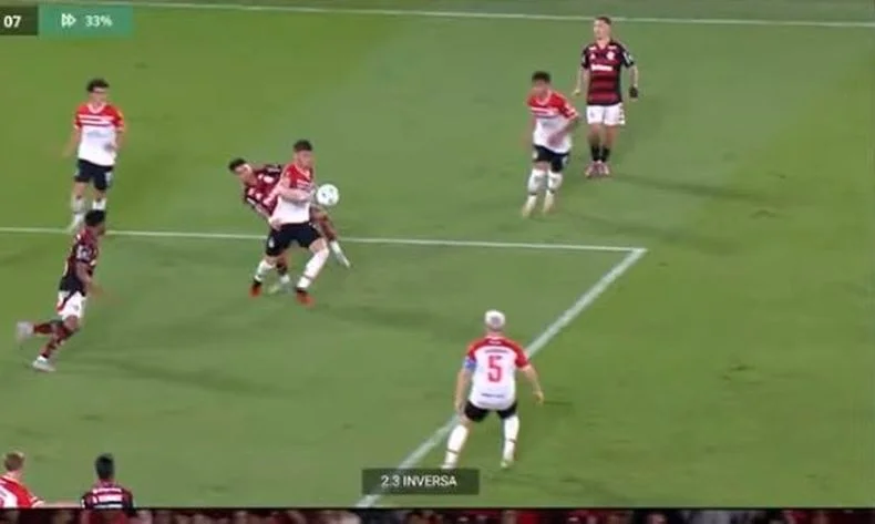 La CONMEBOL liber&oacute; los audios del VAR entre Flamengo y Estudiantes