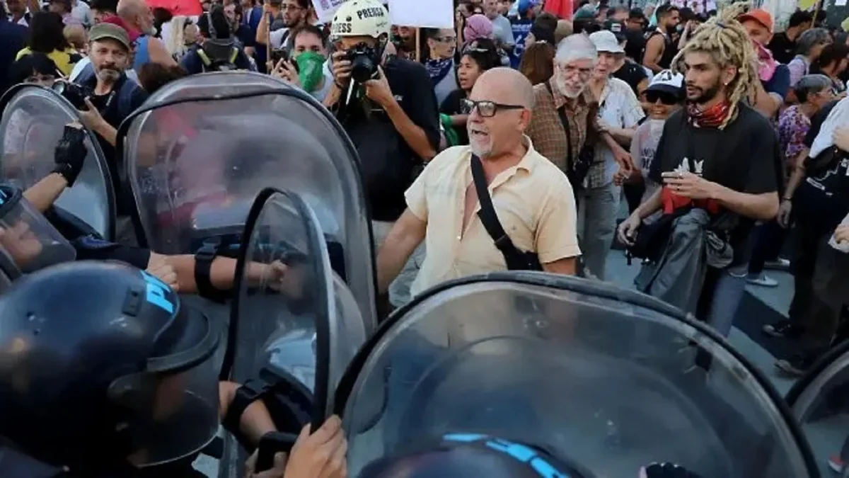 Jubilados marchan para que se prorrogue la moratoria previsional