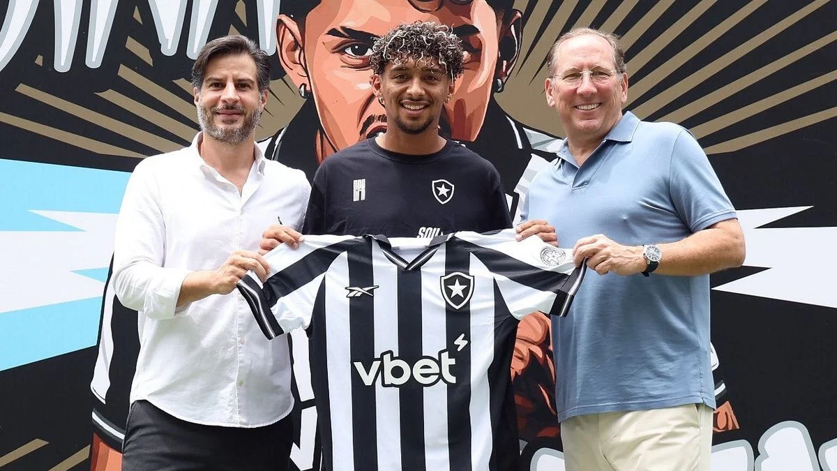 Cristian Medina presentado y contento: sigue en la Libertadores