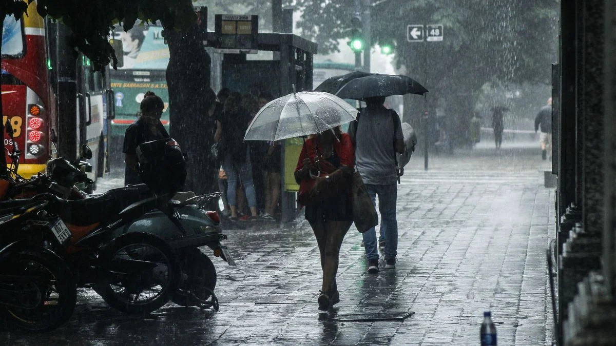 En La Plata, persiste la lluvia y el alerta naranja éste miércoles
