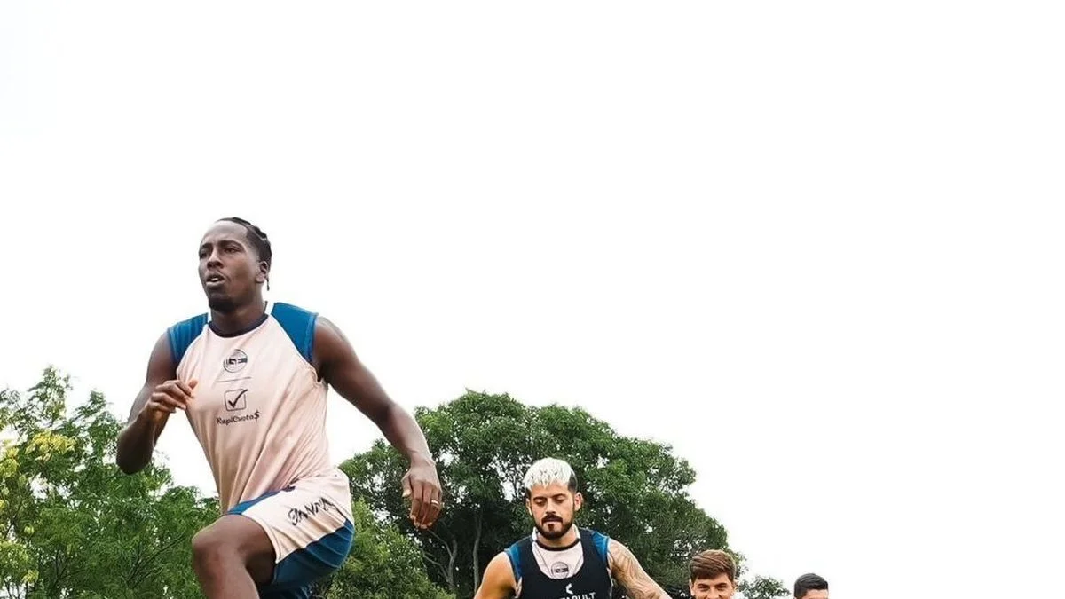 Jan Hurtado entrena con Gimnasia, pero aguarda por la habilitaci&oacute;n para jugar