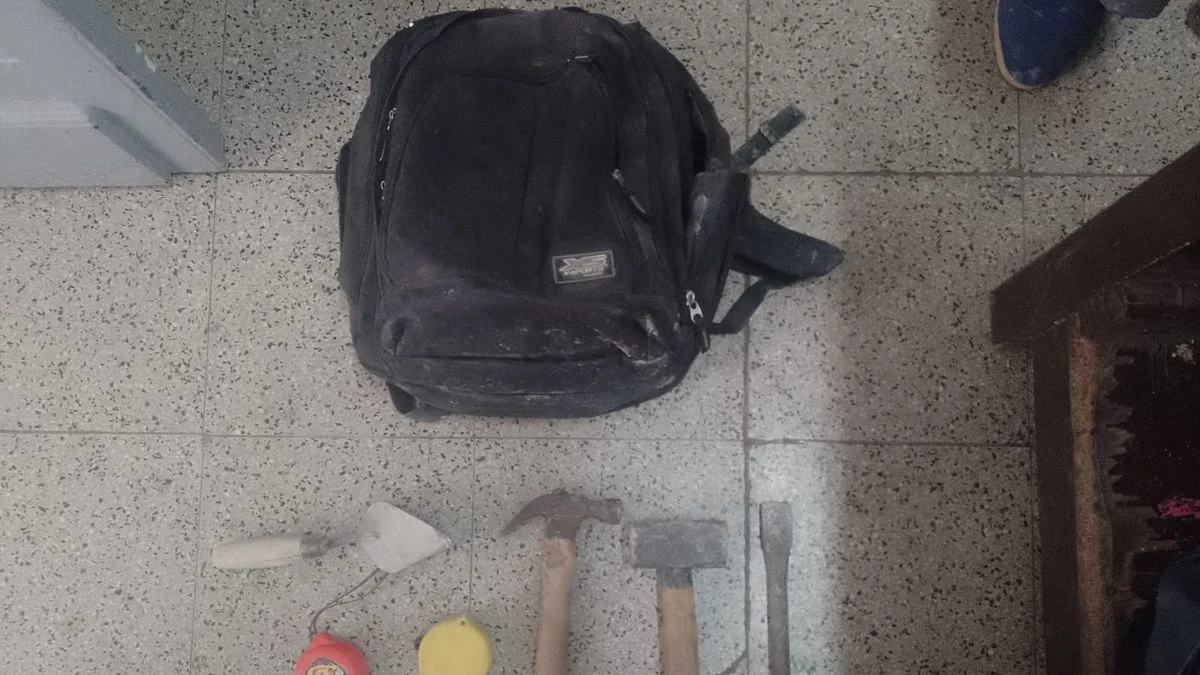 Melchor Romero: entró a robar herramientas de albañiles, escapó y lo detuvieron