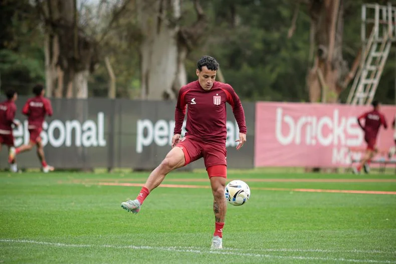 Eduardo Dompinguez piensa en Tiago Palacios como titular en Estudiantes - Defensa y Justicia