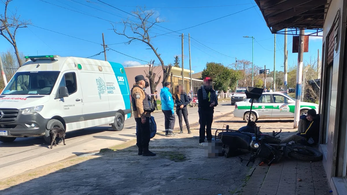Murió un hombre tras un choque entre una moto y taxi en Berisso