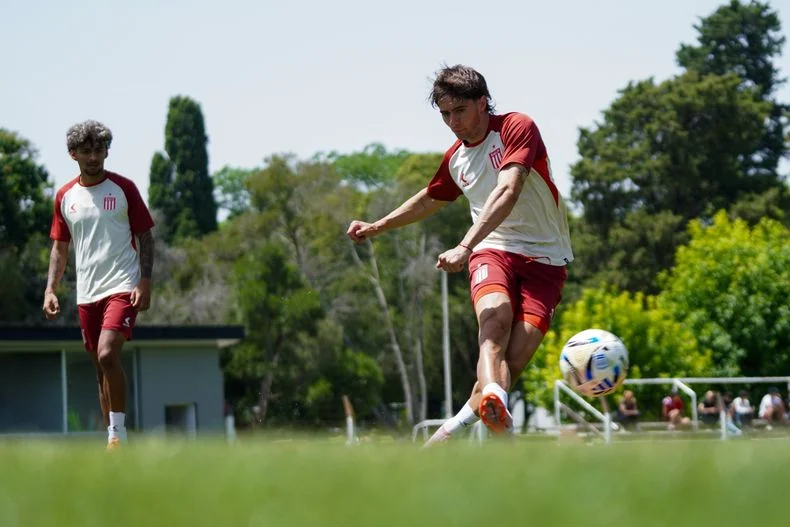 Estudiantes continúa los entrenamientos pensando en Rosario Central