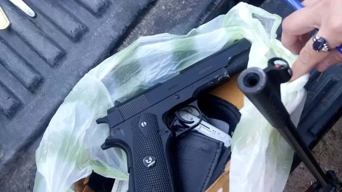 Pelea, choque y persecución en Berisso: tres detenidos y armas secuestradas
