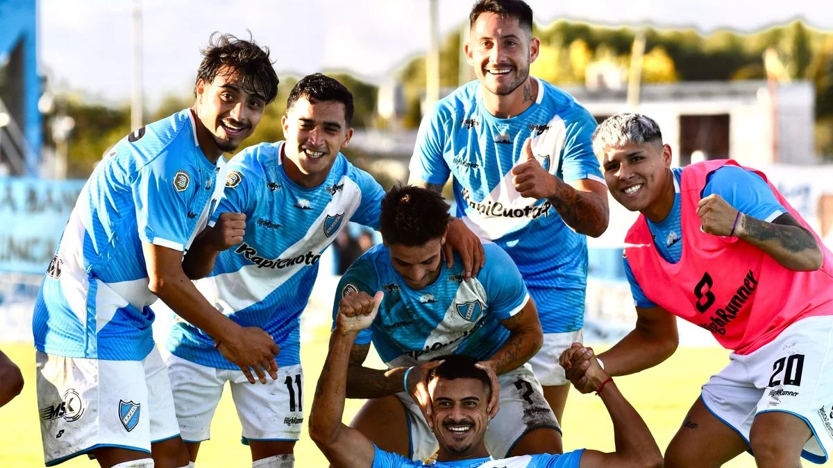 Triunfo agónico de Villa San Carlos en Berisso para continuar en la pelea