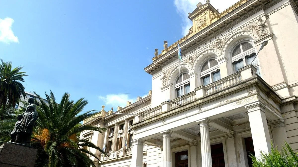 Desde la Provincia difundieron una guía para actuar ante amenazas de tiroteos en las escuelas