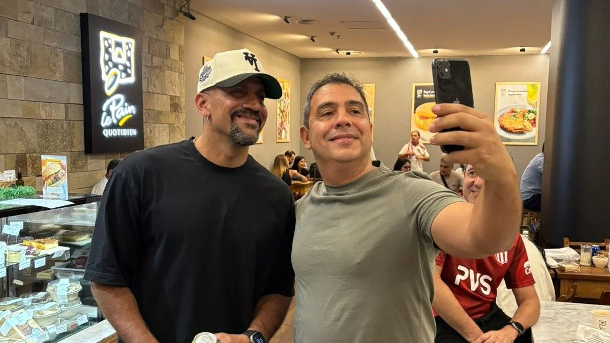 Juan Sebastián Verón viajó a Santiago junto a varios hinchas de Estudiantes