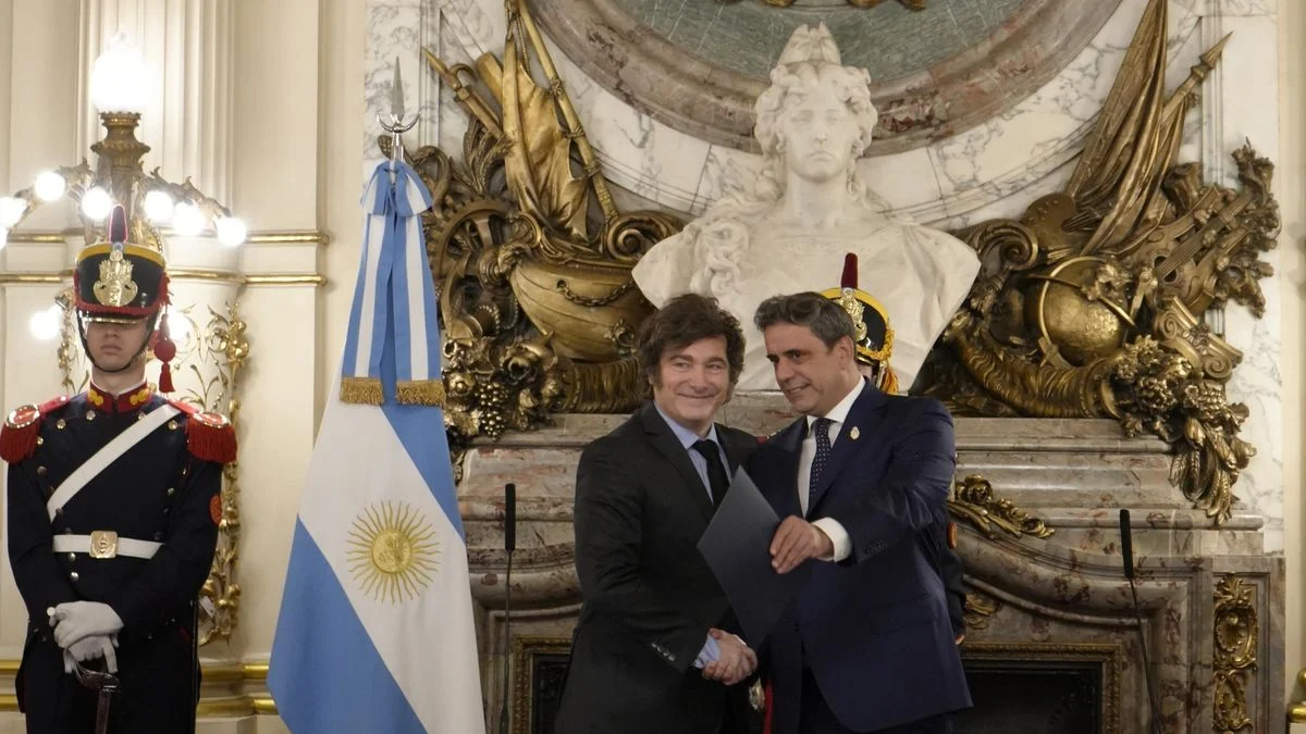 Lisandro Catalán renunció como Ministro del Interior y asoma Santiago Caputo