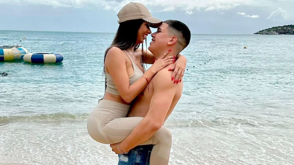 Thiago Medina le propuso casamiento a Daniela Celis: "La ama"