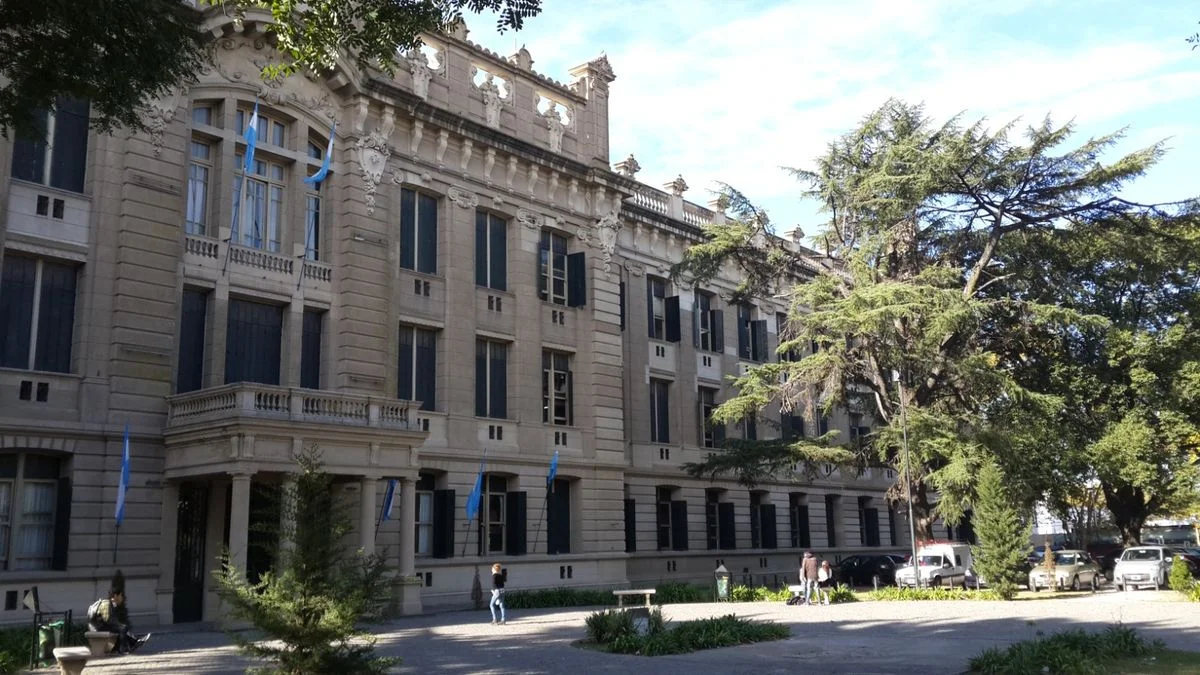 Abre la inscripción para los colegios de la UNLP: cómo anotarse