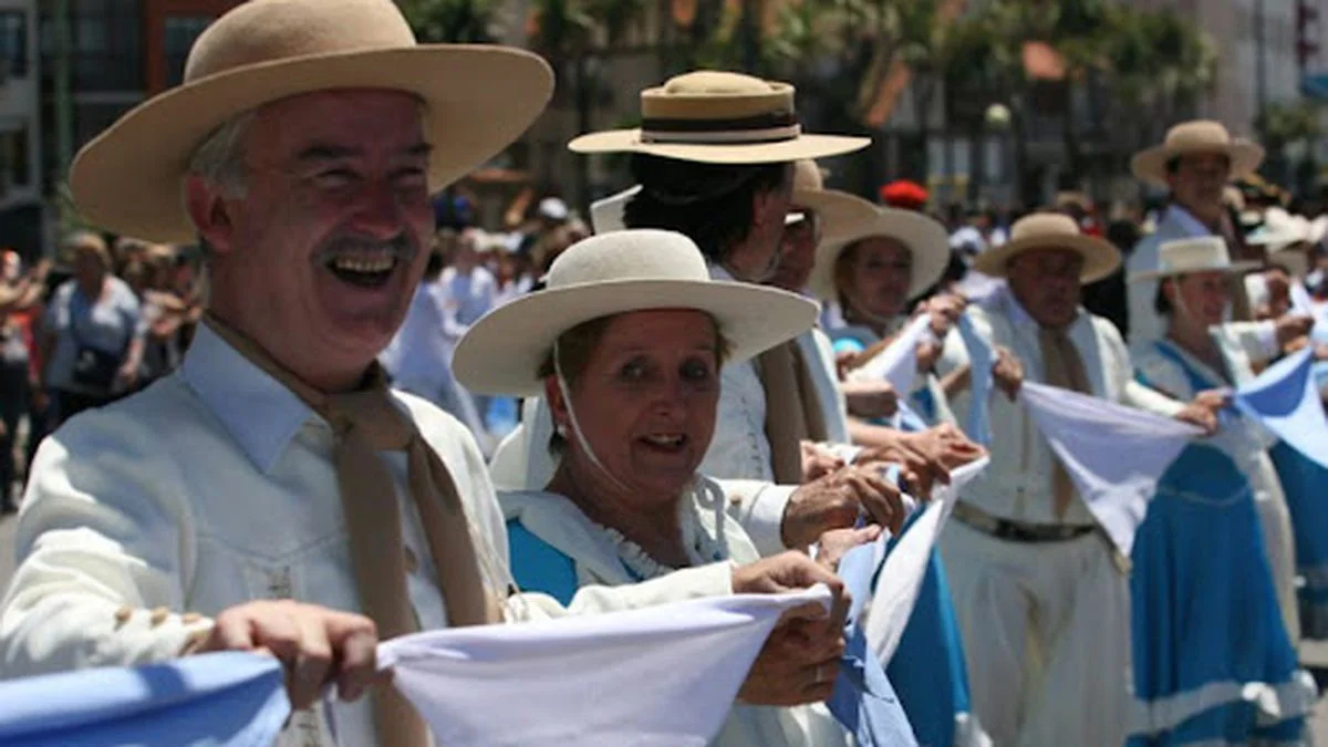 Llega a Berisso el Gran Pericón Nacional con más de 500 bailarines en escena