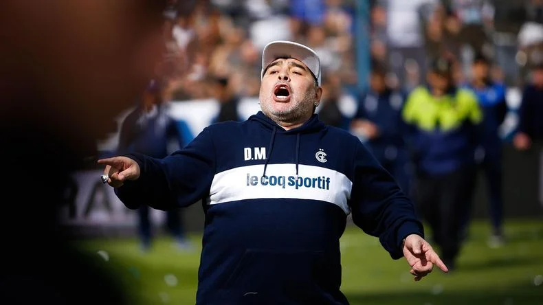 Maradona dirigió a Gimnasia ocho partidos en su corta estadía 