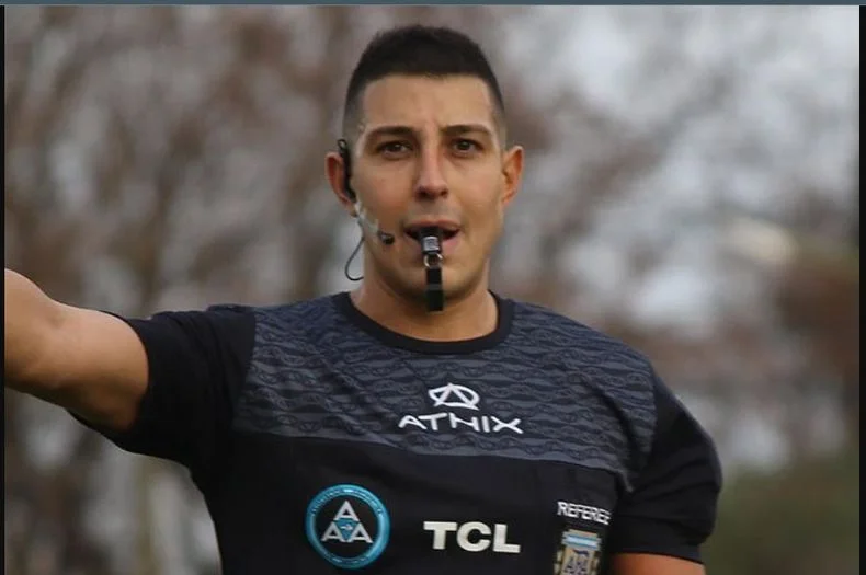 Juan Cruz Robledo, el &aacute;rbitro que design&oacute; la AFA para el partido de Gimnasia por Copa Argentina
