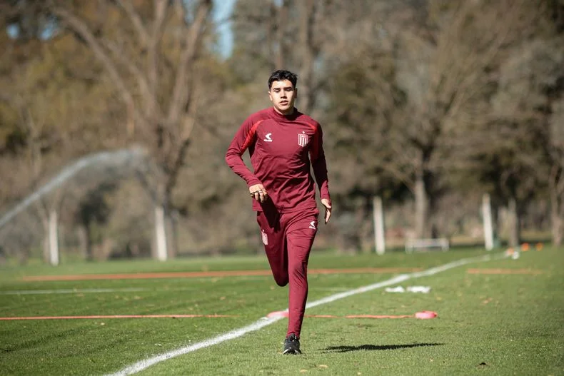 Joaqu&iacute;n Tobio Burgos volvi&oacute; a correr en el entrenamiento de Estudiantes