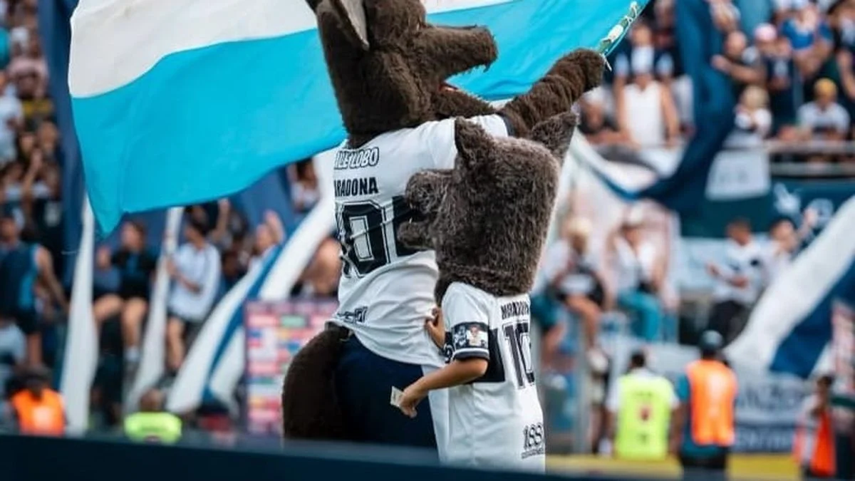 Con un cálido mensaje, Gimnasia celebró el año nuevo con su gente