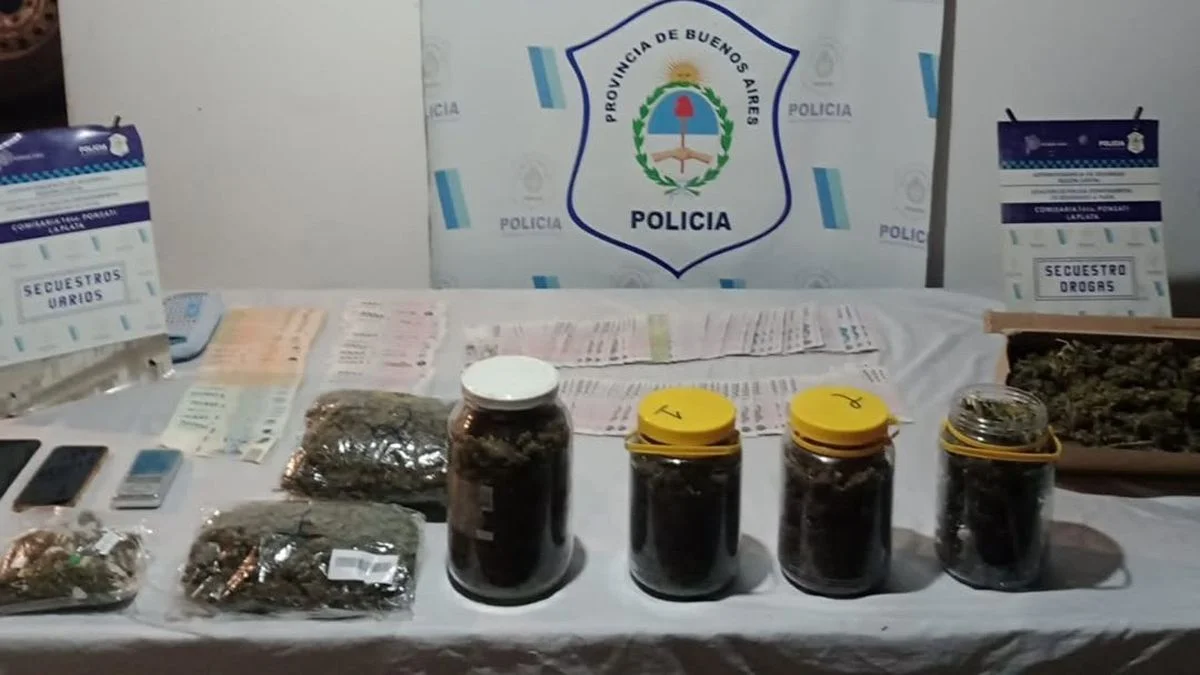 Allanamiento y dos detenidos por venta de drogas en Berisso