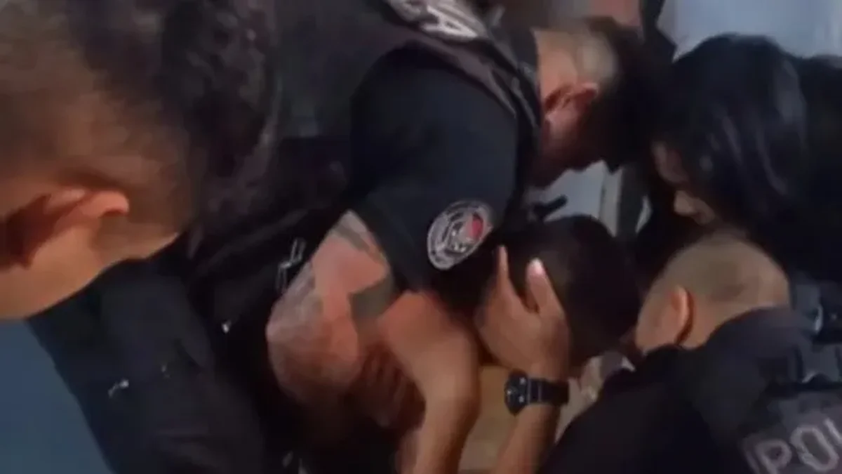 Policías de la Ciudad le salvaron la vida a un niño de 6 años que se había atragantado