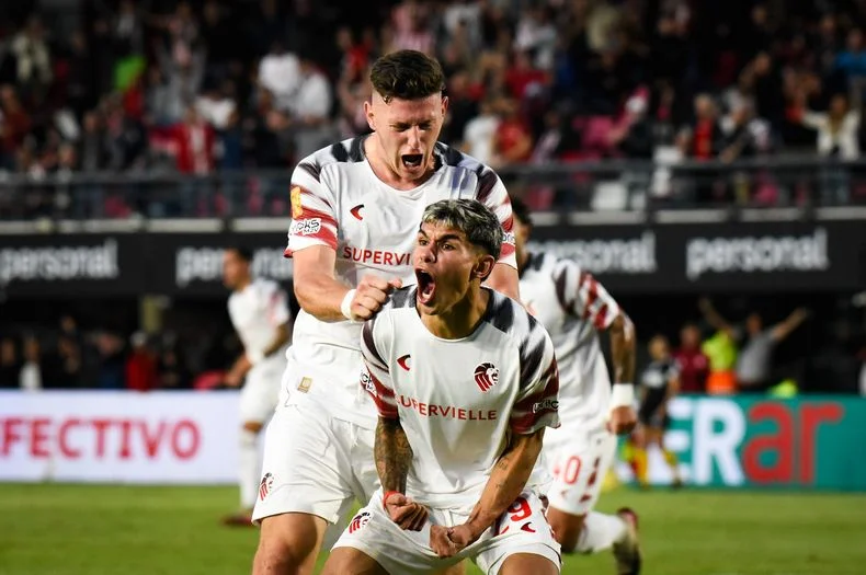 Fabricio Pérez marcó el 1-1 frente a Unión tras un buen desborde de Aguirre. 
