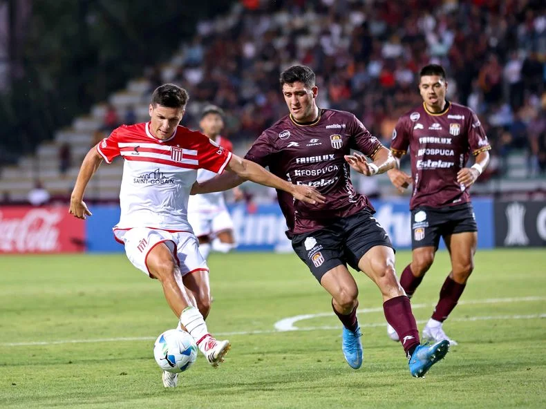 Estudiantes fue m&aacute;s que Carabobo y gan&oacute; en Venezuela