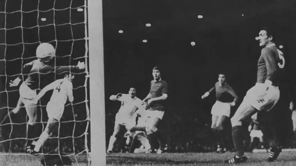 El histórico gol de Juan Ramón Verón al Manchester United