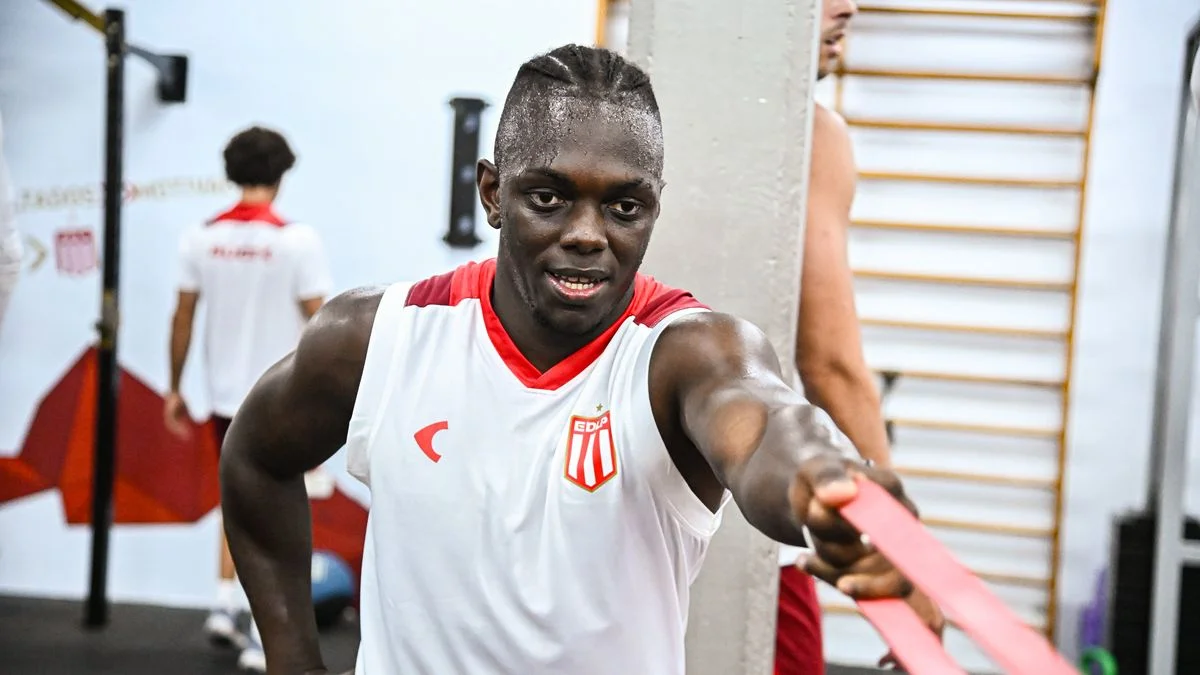 Qué postura tomó Estudiantes respecto a Boca y Edwuin Cetré