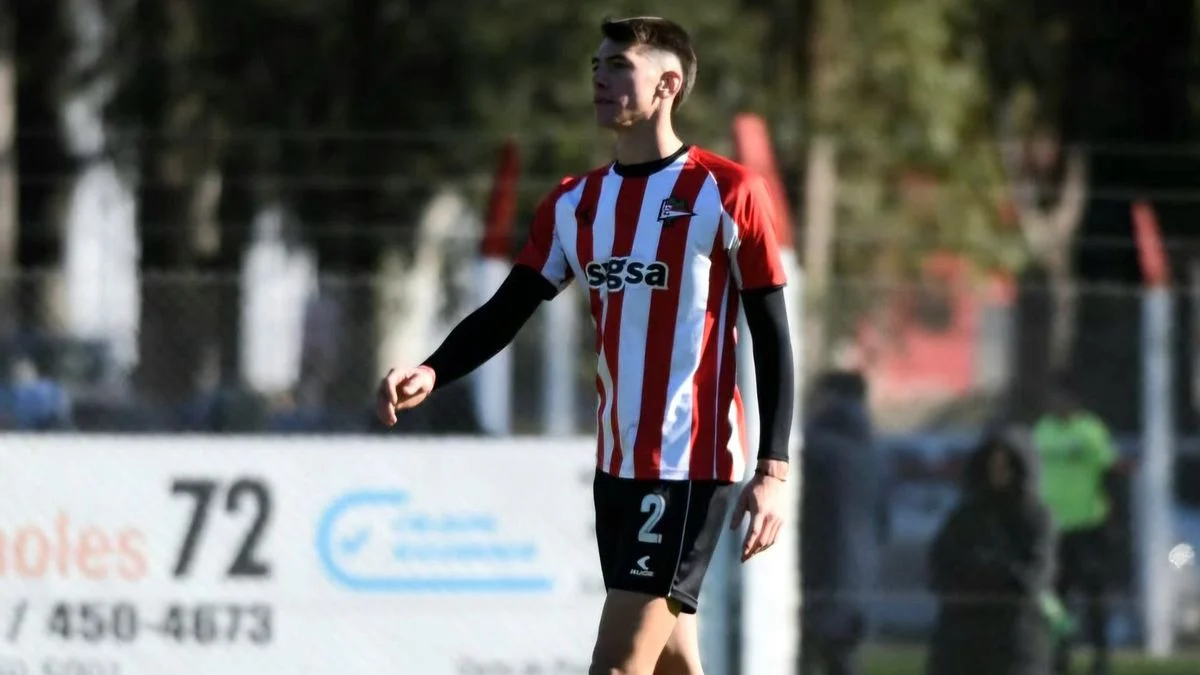 Máximo Desábato tuvo su debut en la Reserva de Estudiantes