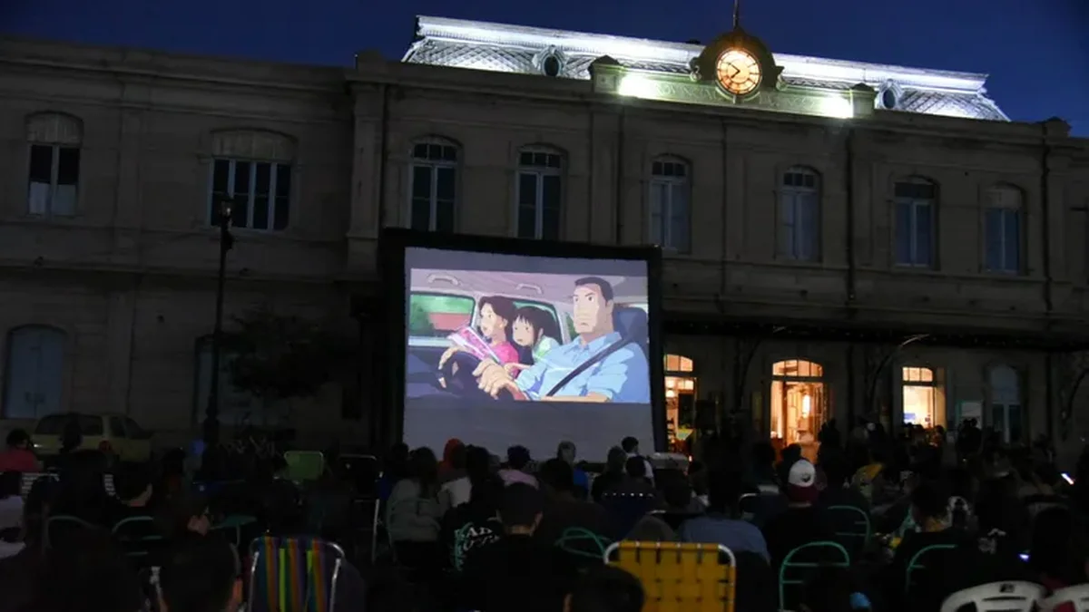 Llega el Cine Móvil a La Plata con una nueva función gratuita