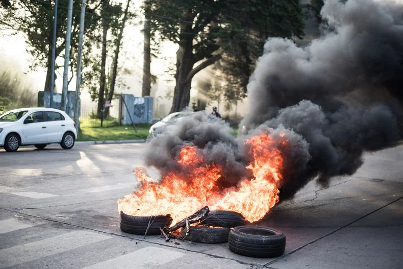 corte de calles en Gonnet