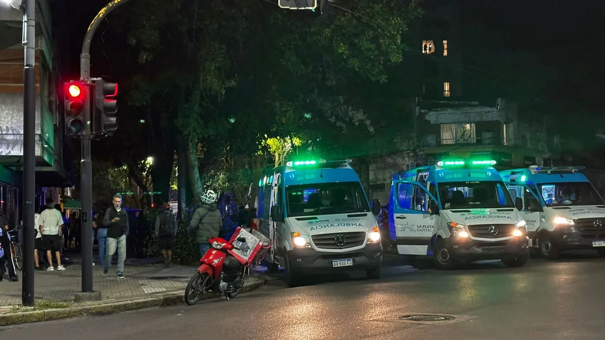 Incendio en el centro de La Plata: hubo evacuados, internados y pánico en la madrugada