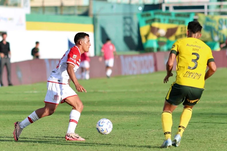 Estudiantes cort&oacute; una racha de 13 partidos consecutivos sin derrotas