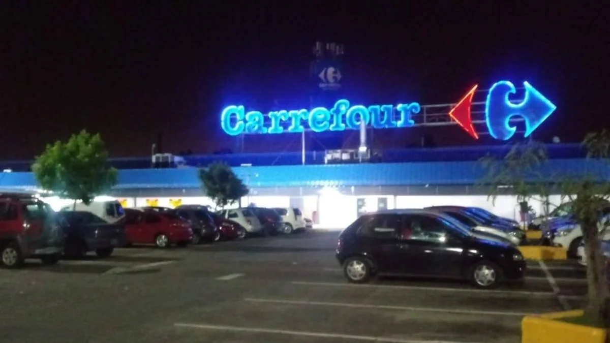 Qué pasará con Carrefour en Argentina: el supermercado busca un comprador