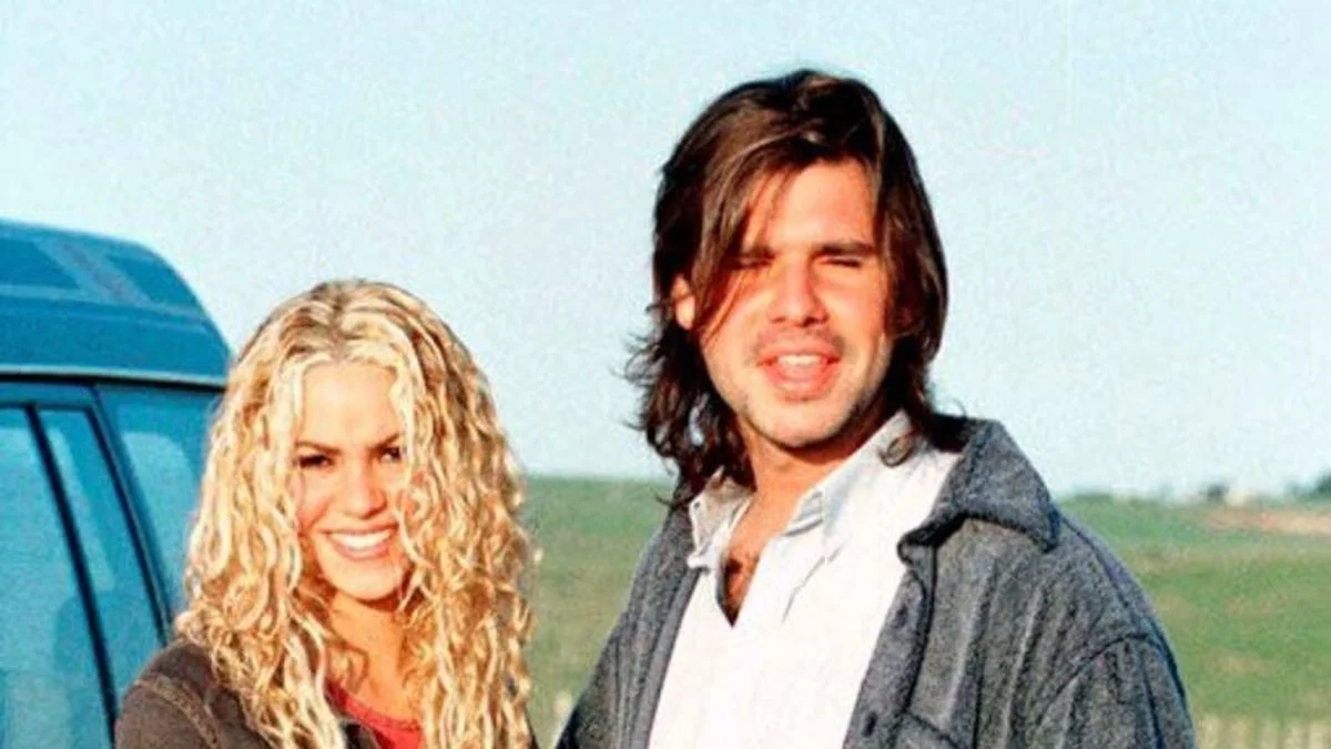 ¡Qué torpe distracción! Shakira habría vuelto con Antonio de la Rúa