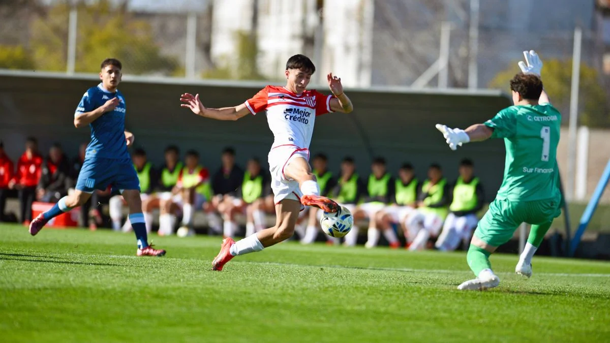 En un partidazo, a Estudiantes se le escapó el triunfo en Avellaneda