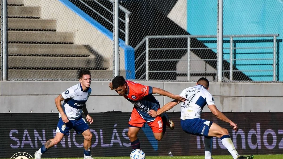 Gimnasia no evitó del papelón y quedó eliminado de Copa Argentina